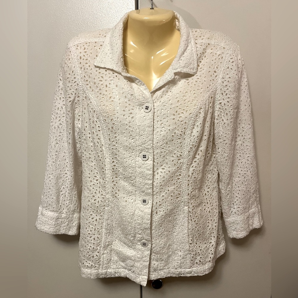 CHICO’S Beautiful Eyelet White Jacket 🤍